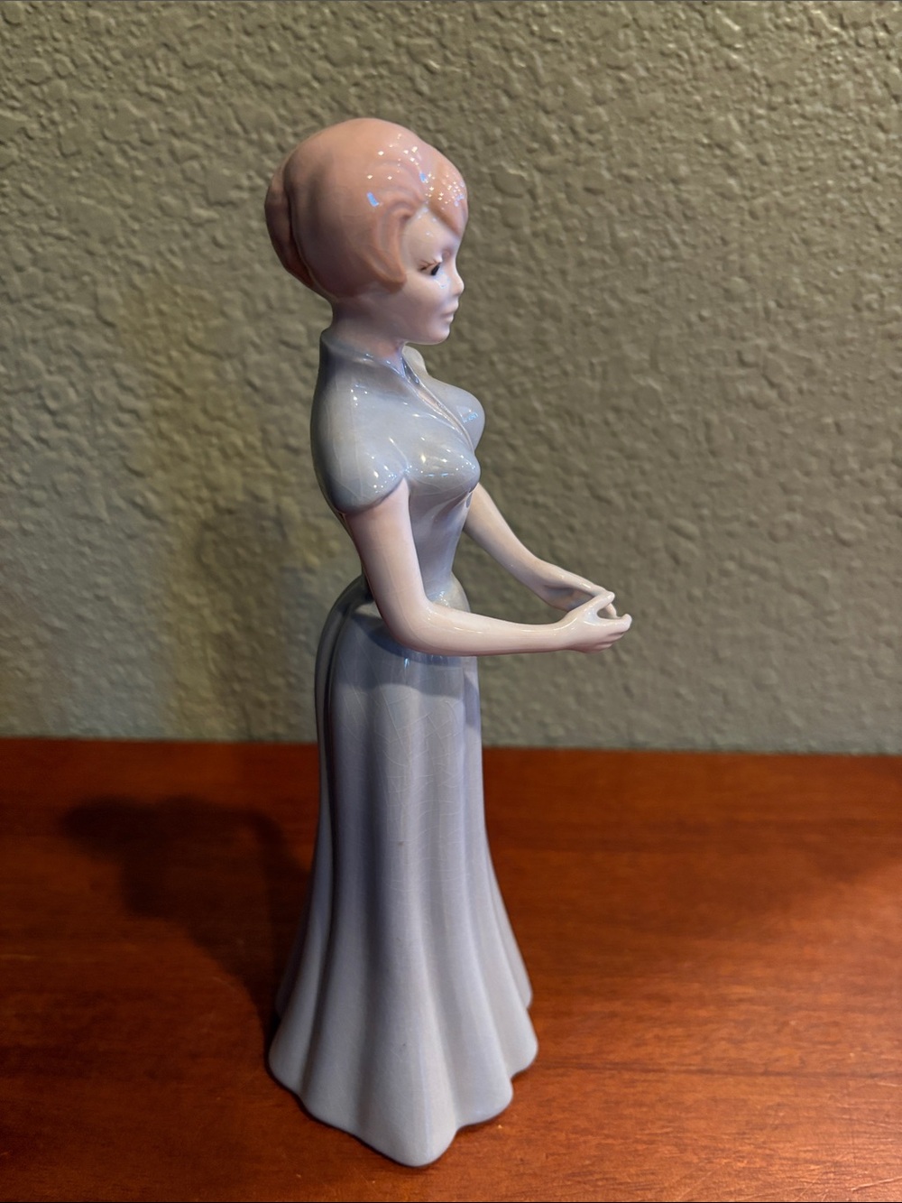 Elegant Mid Century Modern Lady - Figurine - Picture 5 of 6